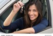 kfz versicherung Fahranfänger - autoschlüssel junge Frau
